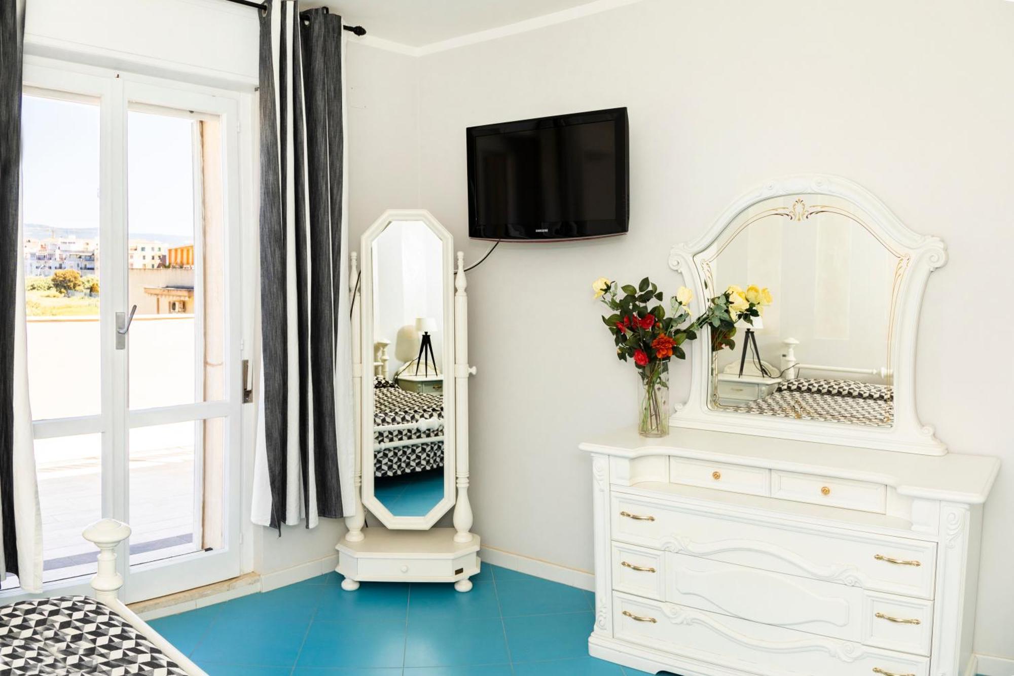 Lovealghero Stanze In Attico Vista Mare Exterior foto